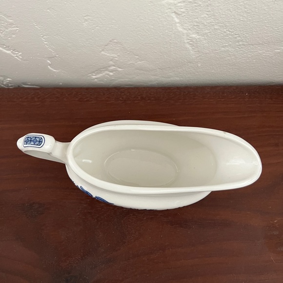 NWT Blue Willow Churchill ceramic Gravy Pitcher - Picture 3 of 14
